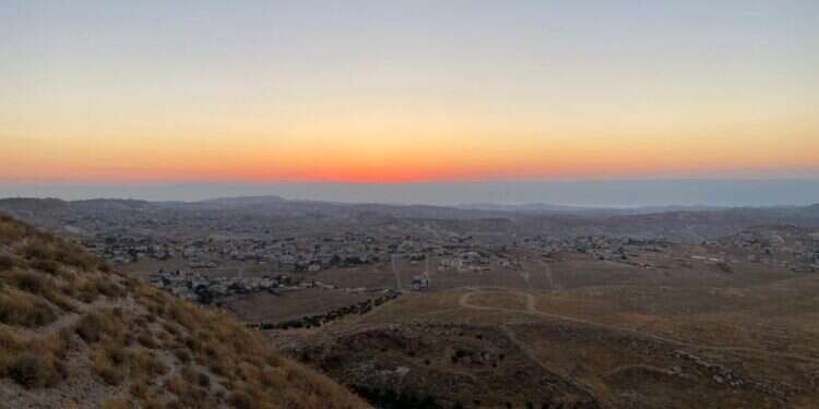 נוף גן לאומי הרודיון בשקיעה. צילום: פיני זרביב, רשות הטבע והגנים אהבה ממסלול ראשון: המלצות לטיול זוגי לכבוד ט"ו באב