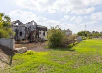 "קהילת בארי תחזור ותקום כמו גדולה". הבית שנחרב. צילום: לירון מולדובן