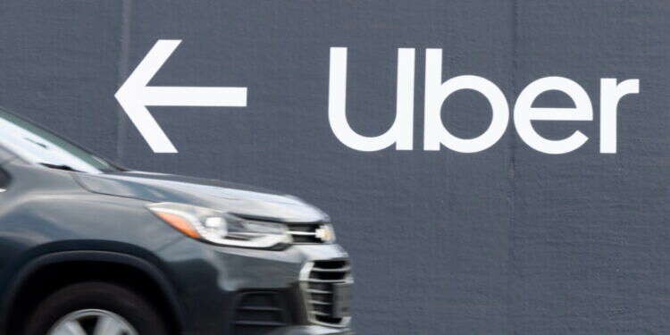 אוּבֶּר - Uber. צילום: EPA/MICHAEL REYNOLDS מה מערכת החינוך יכולה ללמוד מ-UBER?