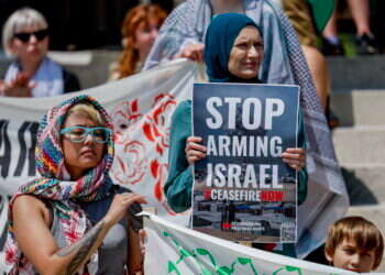 הפגנה אנטישמית בשיקגו. צילום: EPA שֶׁלְּאֵלֶּה מֻתָּר