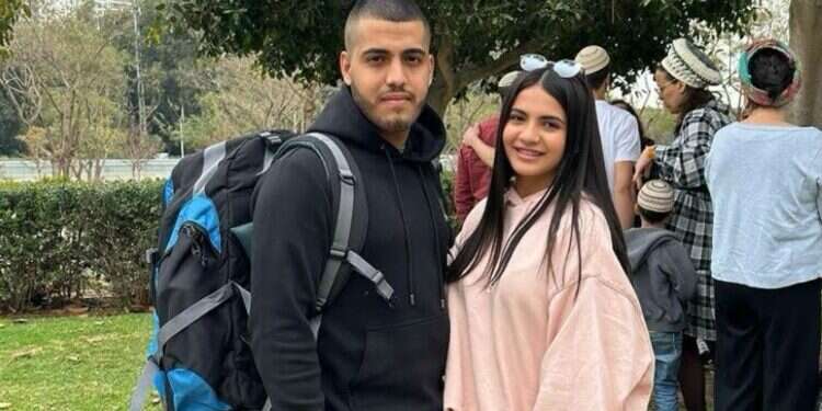 קורין גמליאל וסמל אפיק טרי ז "איך ממשיכים בלעדיך": הזמרת שבן זוגה נפל בעזה מוציאה שיר לזכרו