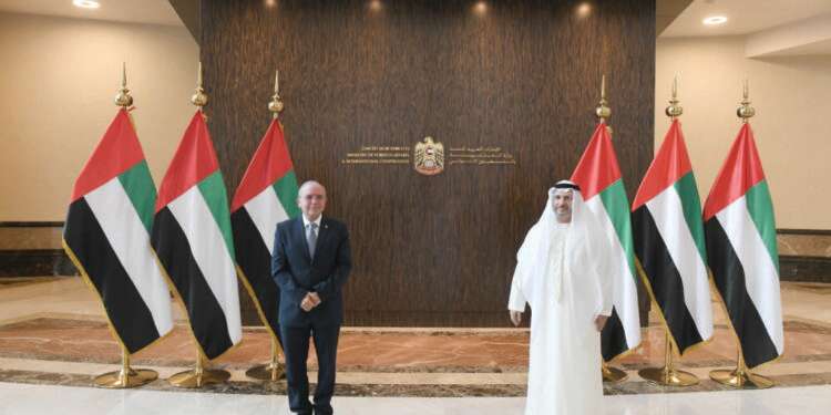 מאיר בן־שבת וד מאיר בן־שבת וד"ר אנואר גרגאש, שר המדינה לענייני חוץ של איחוד האמירויות. אוגוסט 2020. צילום: לע"מ