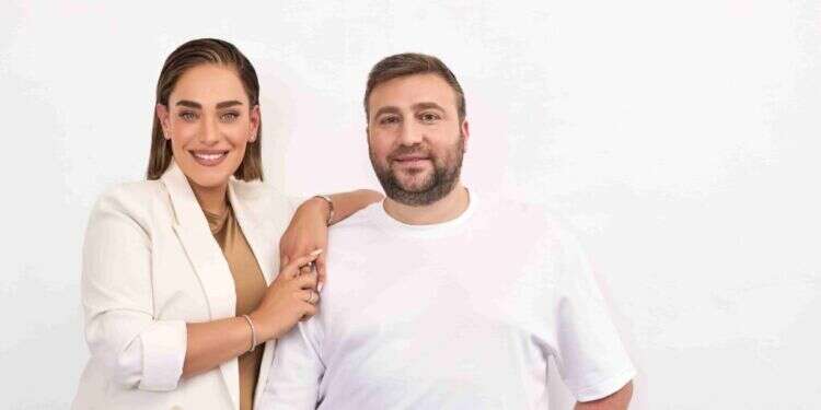 איציק ואסתי. צילום: שילת מזרחי, סטיילינג: רינה הלוי, איפור: דניאל בר דוד, שיער: נועה קירשברג איציק ואסתי. צילום: שילת מזרחי, סטיילינג: רינה הלוי, איפור: דניאל בר דוד, שיער: נועה קירשברג