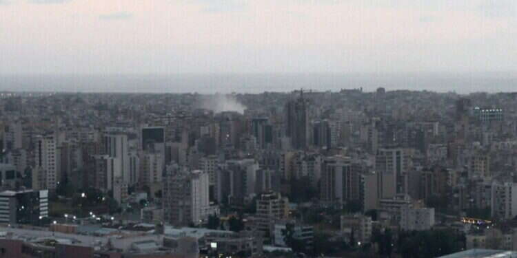 המתקפה בביירות שהייתה אמורה לחסל את עלי כרכי. AFP "טירוף מוסרי, מחדל חמור" – עלי כרכי שהה בבניין אך כנראה ניצל