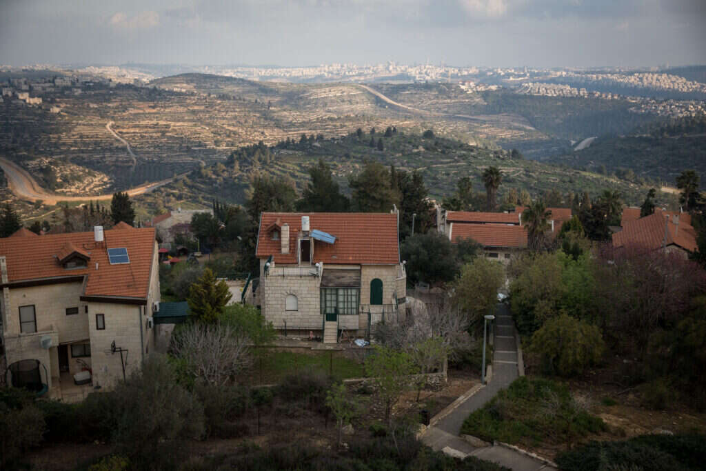 הנוף הנשקף מאנדרטת הפלמ"ח בהר אדר. צילום: הדס פרוש - פלאש 90