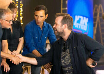 אודי כגן על קאסט "ארץ נהדרת", אוגוסט 2022. צילום: משה שי - פלאש 90