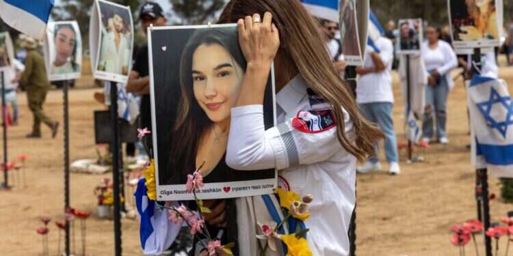 מיצג זיכרון לחללי הנובה ביער רעים. צילום: יוסי אלוני - פלאש 90 מיצג זיכרון לחללי הנובה ביער רעים. צילום: יוסי אלוני - פלאש 90