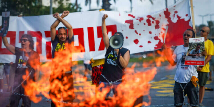 הפגנה בדרישה לעסקת חטופים עם חמאס. צילום: חיים גולדברג, פלאש 90 שֶׁלְּאֵלֶּה מֻתָּר