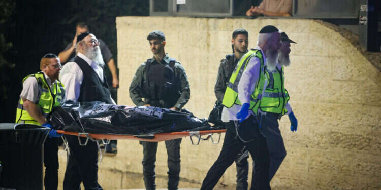 הפיגוע בשער שכם: כוחות הביטחון פשטו על בית המחבל