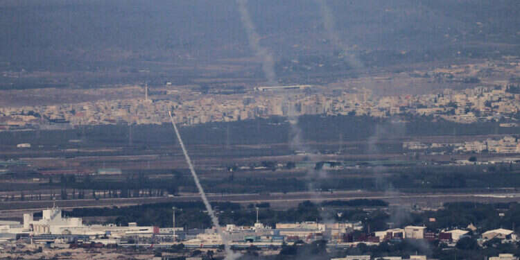 יירוטים בשמי חיפה. צילום: חיים גולדברג, פלאש 90 יירוטים בשמי חיפה, בשבוע שעבר. צילום: חיים גולדברג, פלאש 90