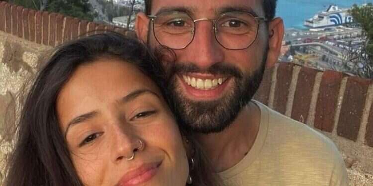 אלמוג סרוסי ושחר גינדי ז נשאר להציל את בת זוגו ונחטף: סיפורו של אלמוג סרוסי