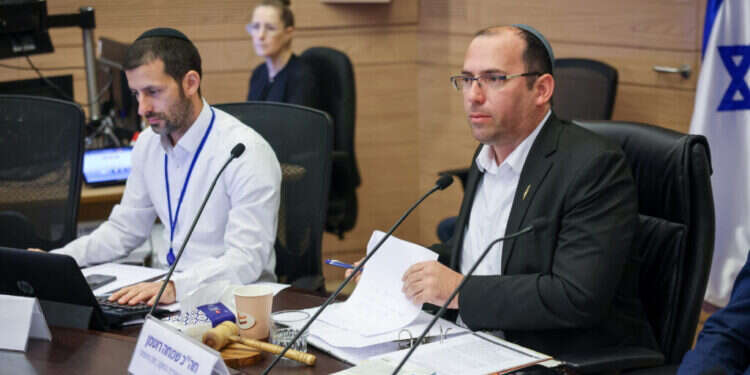 הדיון בוועדת חוקה ומשפט. צילום: נועם מושקוביץ, דוברות הכנסת חשש לניגוד עניינים מצד נציגי לשכת עורכי הדין בוועדה לבחירת שופטים