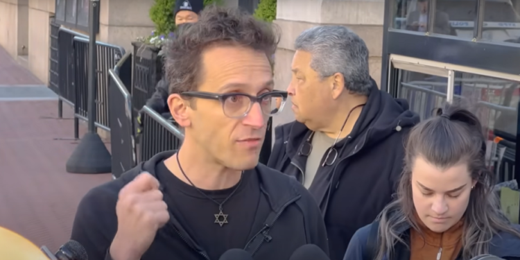 אימאם בניו יורק קרא "לחסל" פרופסור ישראלי באוניברסיטת קולומביה