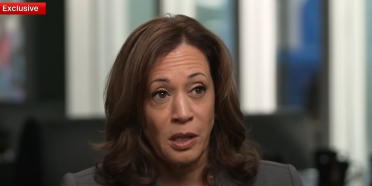 קמלה האריס בראיון בשבוע שעבר. צילום מסך מיוטיוב הריאיון של האריס הבהיר למה אנשיה משתדלים למנוע ממנה להתראיין