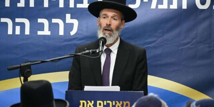 עשרות רבנים בכנס תמיכה ברב מאיר כהנא