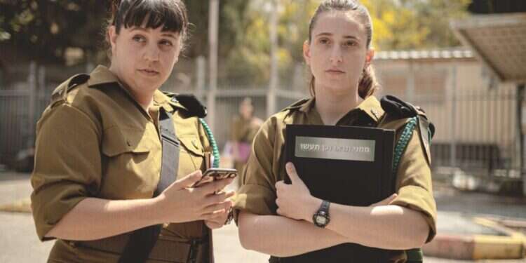 מפקדת טירונים ישראלית, פינגווין ובראד פיט: המלצות צפייה לספטמבר