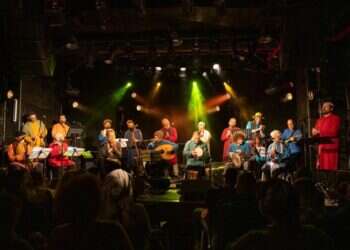 אנסמבל הפיוט. צלם: אמיר בילו ברי סחרוף, יונתן רזאל וישי ריבו: מופעי הסליחות הבולטים של אלול