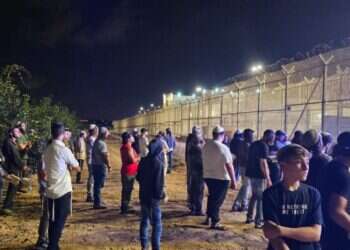 מול כלא רימונים: אירוע סליחות ותמיכה בעצורים המנהליים