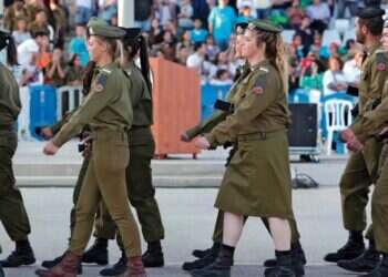 שותפות ומובילות בכל מערכי החיים, לרבות בצבא. צילום: דובר צה"ל