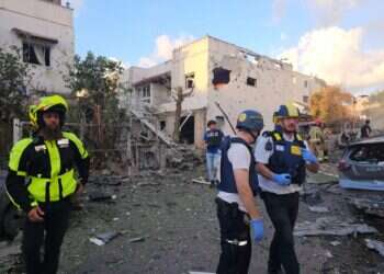 נפילה מירי חיזבאללה בקרית ביאליק. צילום: מד"א