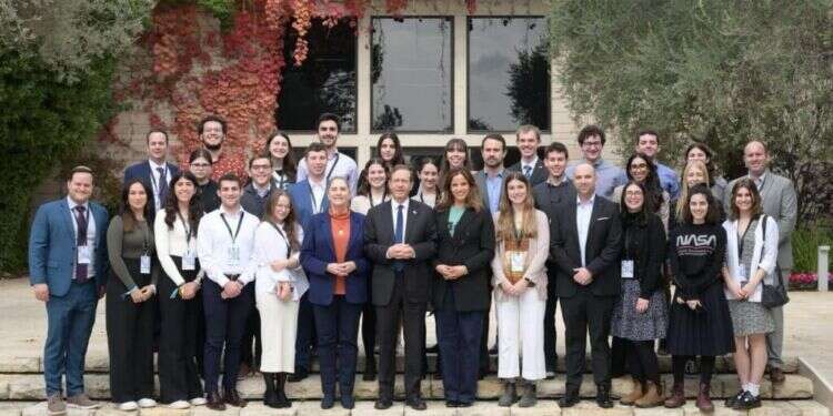 ברקע גל האנטישמיות: דיון ראשון בנושא בריאות הנפש של יהדות ארצות הברית