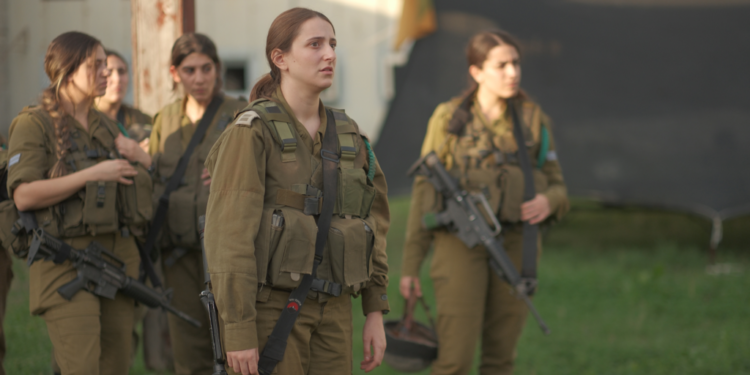 המפקדת. כאן 11 "המפקדת" 3: בדיוק הזמן לקומדיה על קצינים כושלים, אבל משהו מתפספס