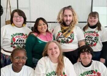 הקומיקאי היהודי והדמות הפרו-ג'יהאדית הומוסקסואלית שיצר מעוררים סערה