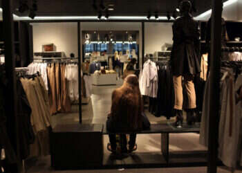 קלאסי או מודרני: השמלות של הרשתות והמעצבים לראש השנה