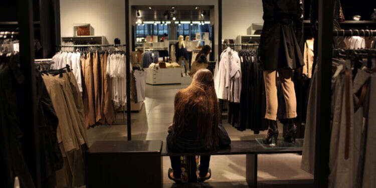 קלאסי או מודרני: השמלות של הרשתות והמעצבים לראש השנה