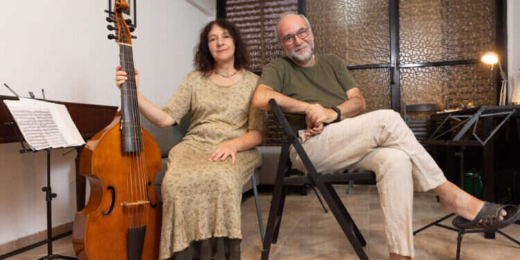 משפחת לוריא־ברקובסקי, רחובות.  צילום: יוסי אלוני
 משפחת לוריא־ברקובסקי, רחובות. צילום: יוסי אלוני