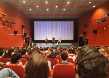 בעקבות מציאת גופות החטופים: הפתיחה המחודשת של הקולנוע בשדרות נדחית