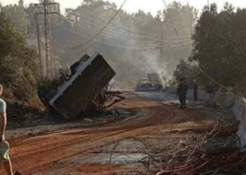 הכביש המוביל למרכז המחקר לאחר התקיפה הישראלית