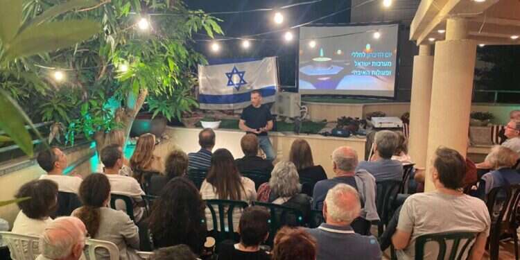 "גיבור בסלון": סיפורי הגבורה של הלוחמים – ממקור ראשון וללא תיווך