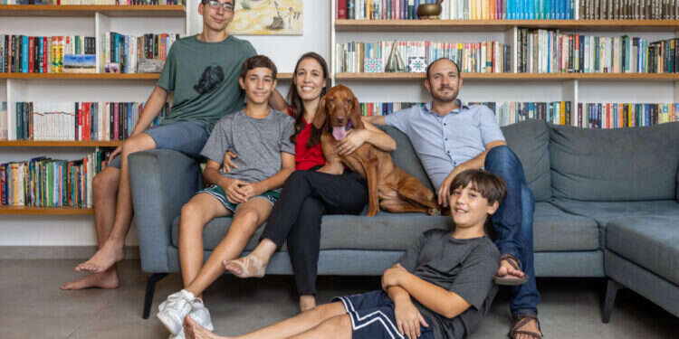 משפחת דקל. צילום: אבישג שאר ישוב