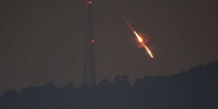 משביחים מערכות תוך כדי לחימה. יירוט טילים במתקפה האיראנית, בחודש ניסן. צילום: אי.פי.איי