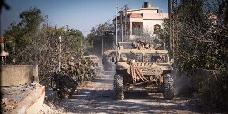 לוחמי צה תיעוד: צנחנים, גולני, שריון וקומנדו פועלים בלב הכפרים בלבנון