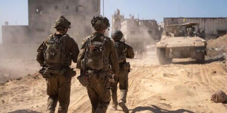 המחבלים לומדים את תנועות הצבא. חיילים בג'באליה. צילום: דובר צה"ל