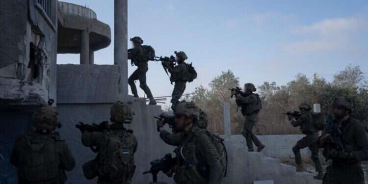 לוחמי צה לבנון: עשרות מחבלים חוסלו בקרבות פנים אל פנים