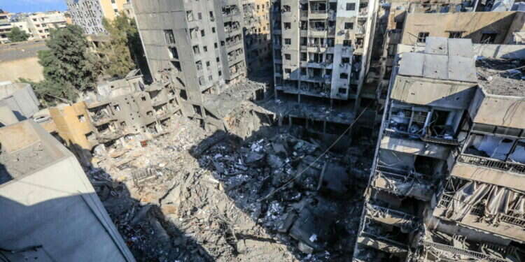 הדאחייה בביירות לאחר חיסול נסראללה. צילום: AFP "פעולות ישראל בלבנון הן ניצחון". הדאחייה בביירות לאחר חיסול נסראללה בחודש שעבר. צילום: AFP