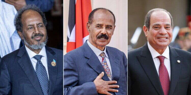 מימין לשמאל: נשיא מצרים א־סיסי, נשיא אריתריאה אפוורקי ונשיא סומליה שייח' מחמוד. צילום: AFP הברית שנועדה לבודד את אתיופיה עלולה להביא למלחמה אזורית