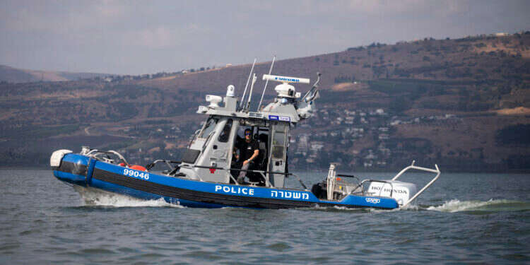 ספינת שיטור ימי בכנרת. צילום: הדס פרוש, פלאש 90 משטרה ספינה