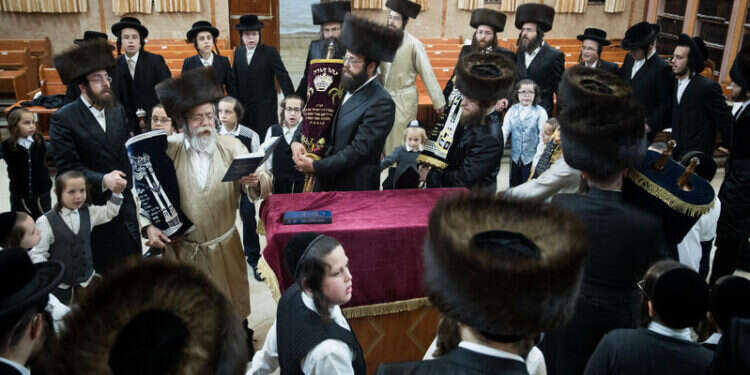 שמחת תורה בירושלים, 2019. צילום: יונתן זינדל, פלאש 90 שמחת תורה בירושלים