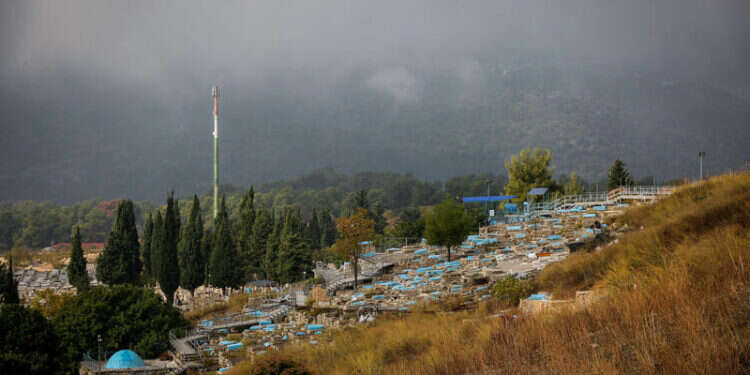 מעונן בצפת, צילום: דוד כהן, פלאש 90  לשימוש חד פעמי