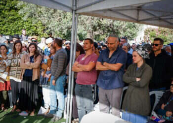 הפגינו גבורה תנ"כית. משפחת ליבמן בלוויית בנם אליקים. צילום: גרשון אלינסון, פלאש 90