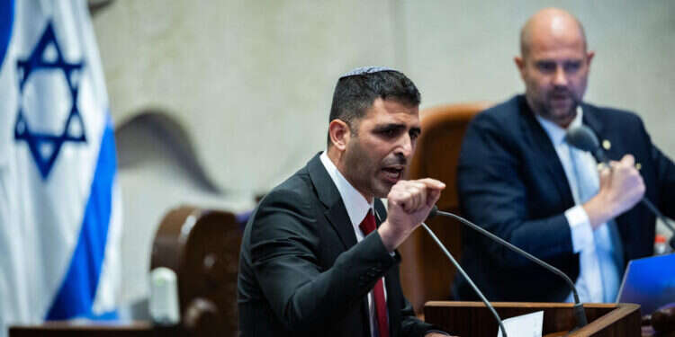 שלמה קרעי. צילום: יונתן זינדל, פלאש 90 השר שלמה קרעי נגד הצנזורה: פועלים משיקולי יח"צ