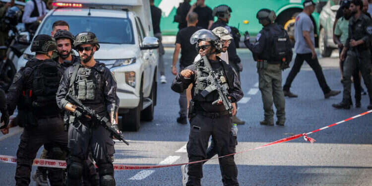 גירוש משפחות מחבלים? האפשרות רק מתרחקת