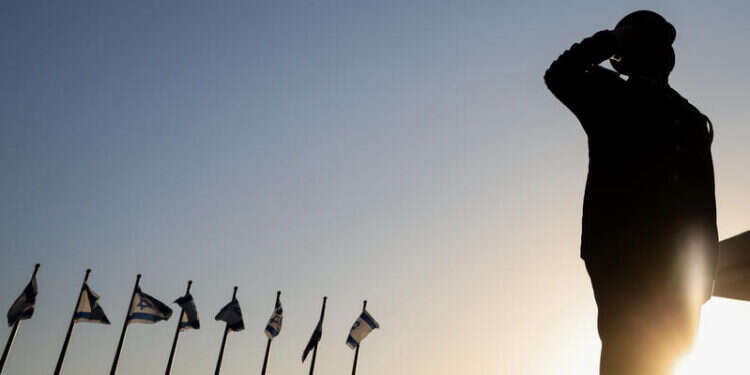 דגל ישראל מורד לחצי התורן בכנסת ישראל, צילום: חיים גולדברג, פלאש 90  שידור ישיר: טקס האזכרה הממלכתי לחללי המלחמה