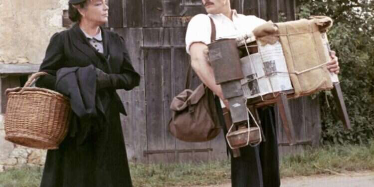 חוקר את האהבה ומעמקיה האפלים. סימון סיניורה ואלן דלון בסרט חוקר את האהבה ומעמקיה האפלים. סימון סיניורה ואלן דלון בסרט "האלמנה קודר", 1971. צילום: גטי אימג'ס