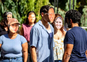 צחי הלוי וידין גלמן במסגרת הקמפיין. באדיבות מטה ההסברה האזרחי