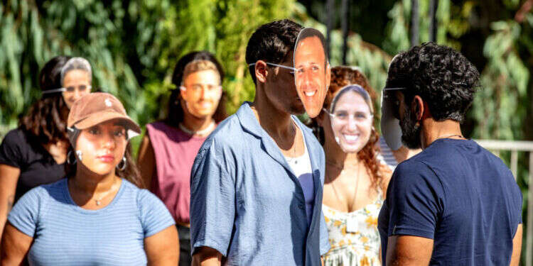 צחי הלוי וידין גלמן במסגרת הקמפיין. באדיבות מטה ההסברה האזרחי צחי הלוי וידין גלמן במסגרת הקמפיין. באדיבות מטה ההסברה האזרחי